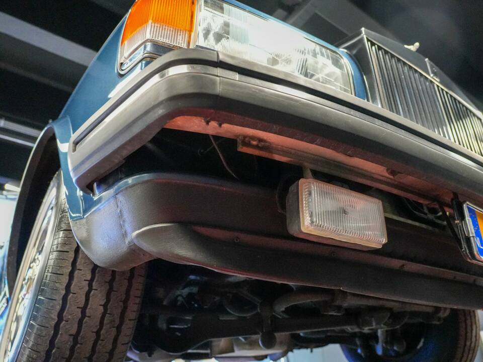 Image 42/48 of Rolls-Royce Silver Spirit (1983)