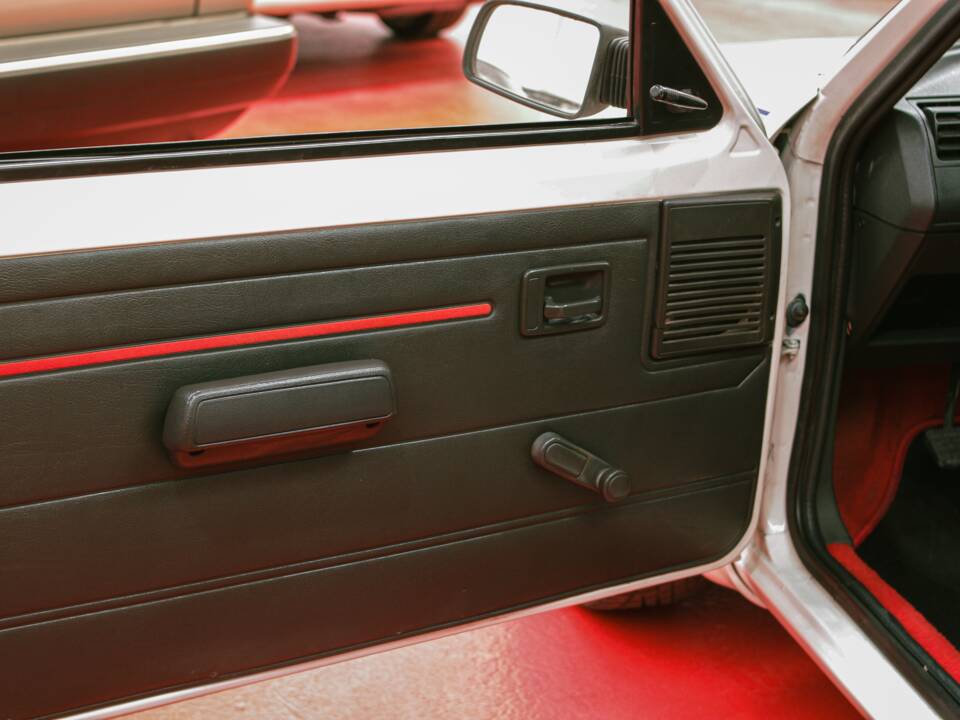 Imagen 21/47 de Peugeot 205 Rallye 1.3 (1989)