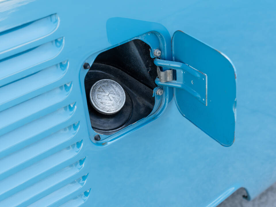 Image 14/89 of Volkswagen T1 Samba (1966)