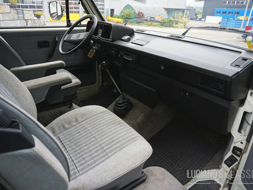 Imagen 32/64 de Volkswagen T3 Westfalia Joker 1.6 TD (1989)