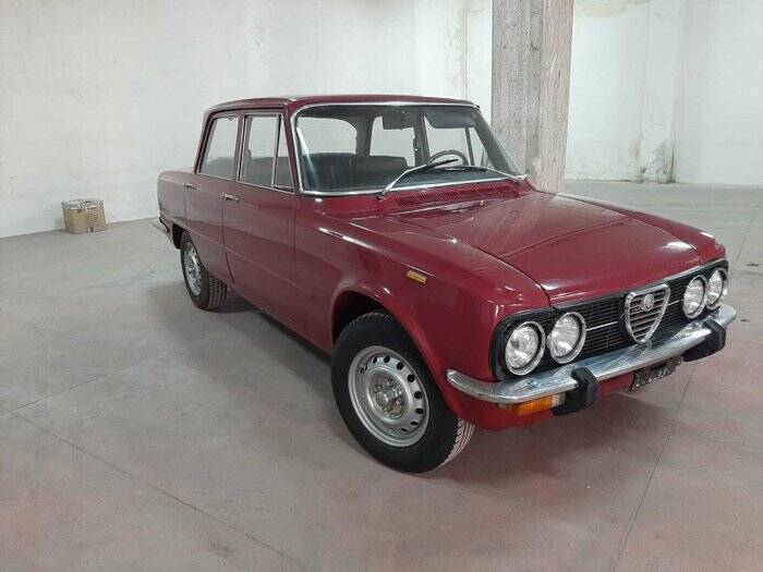 Afbeelding 4/7 van Alfa Romeo Giulia Nuova Super 1300 (1975)