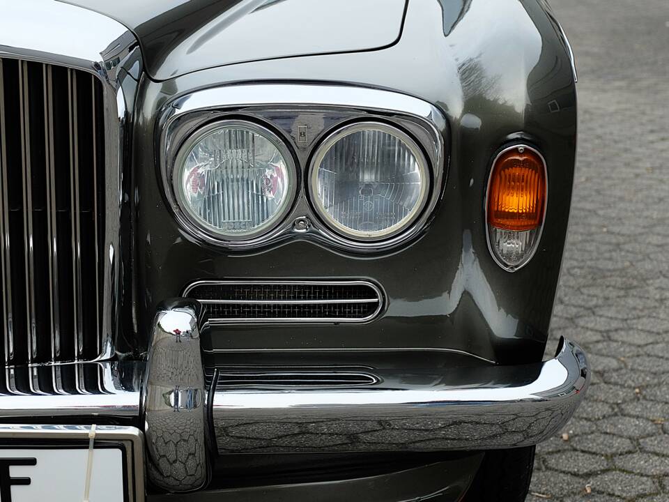 Image 12/48 of Bentley T 1 (1967)