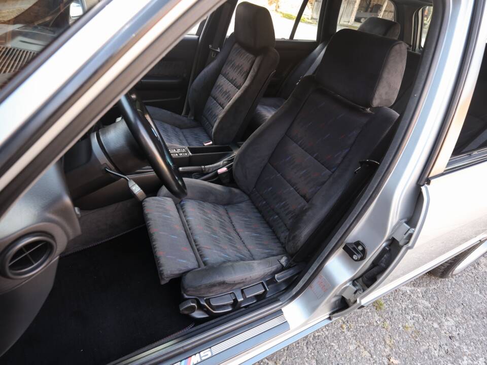 Bild 8/74 von BMW M5 Touring (1992)