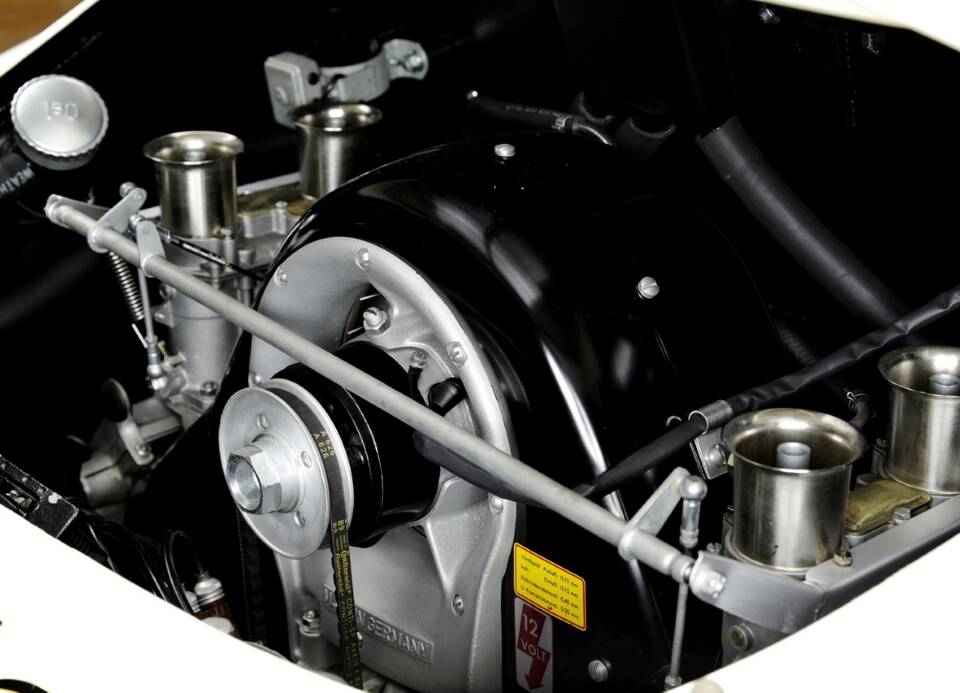 Image 35/39 de Porsche 356 B Carrera 2/2000 GS (1963)
