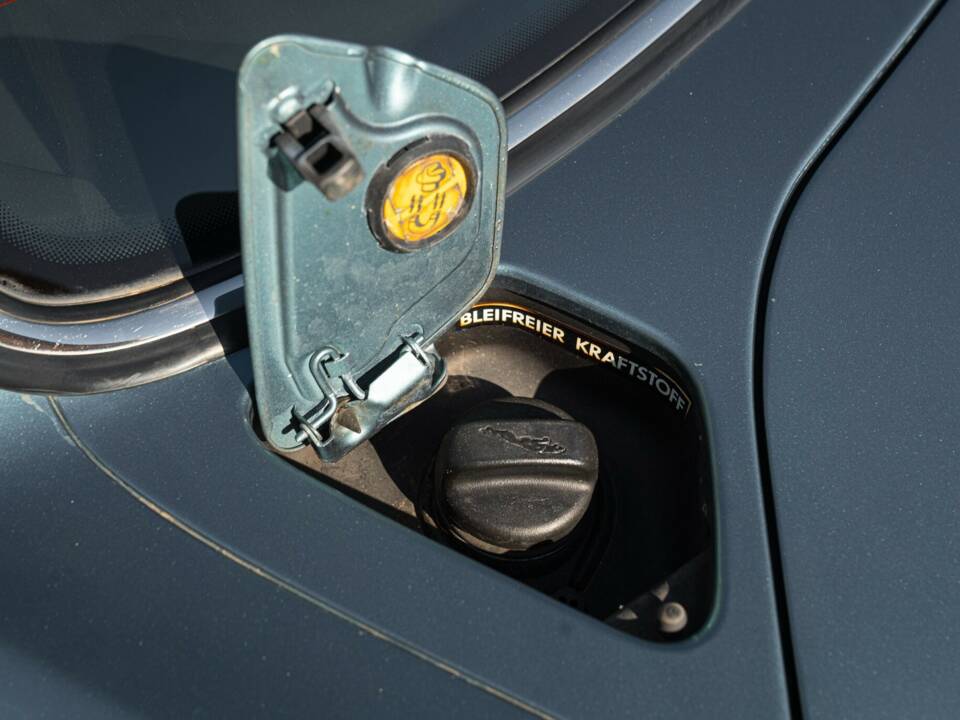 Bild 17/50 von Jaguar XJ 8 Executive (1997)