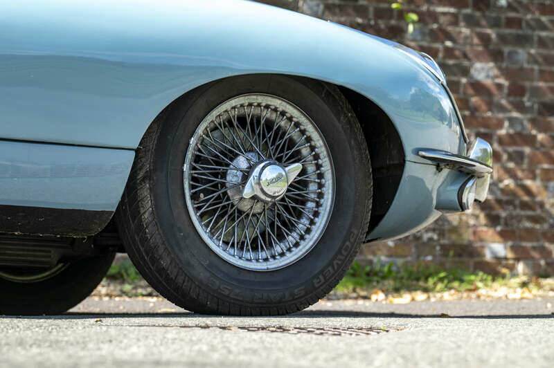 Image 43/50 de Jaguar E-Type (1968)