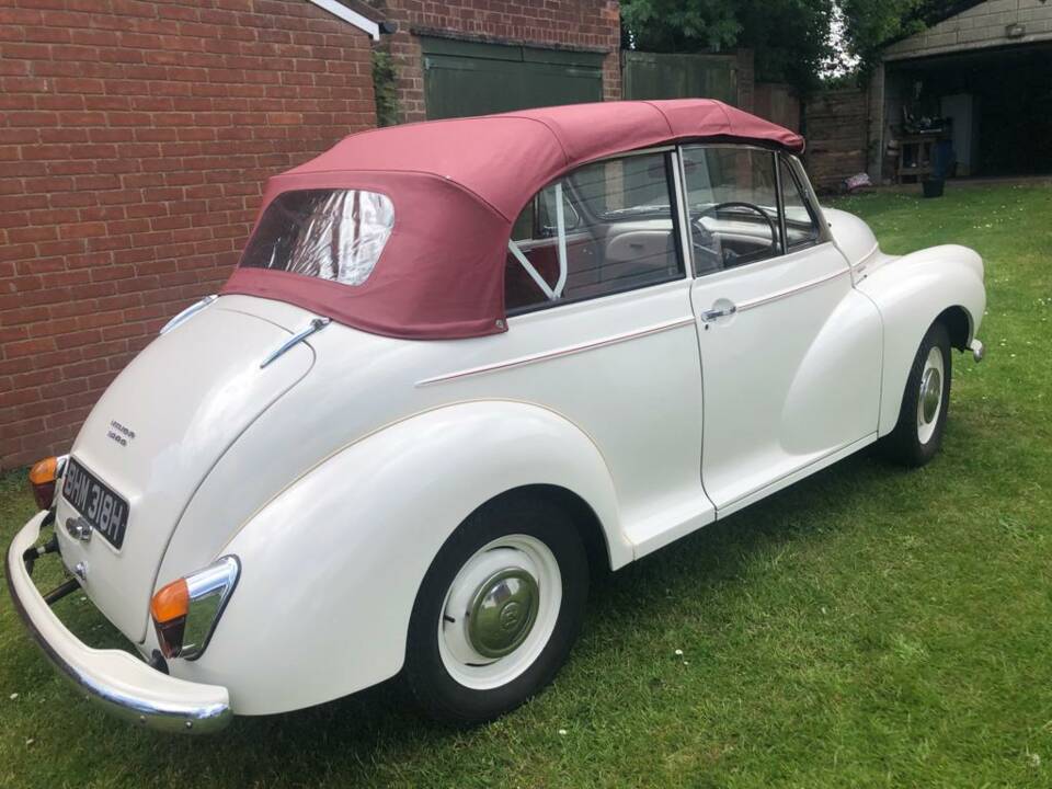 Image 4/11 of Morris Minor 1000 (1970)