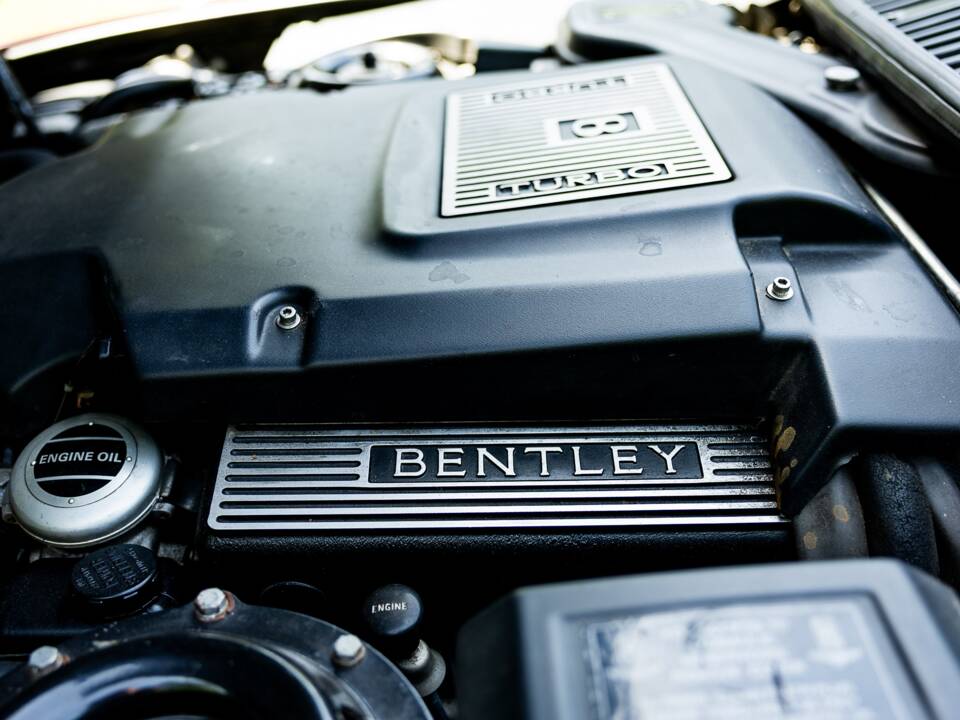 Image 30/46 of Bentley Azure (1997)
