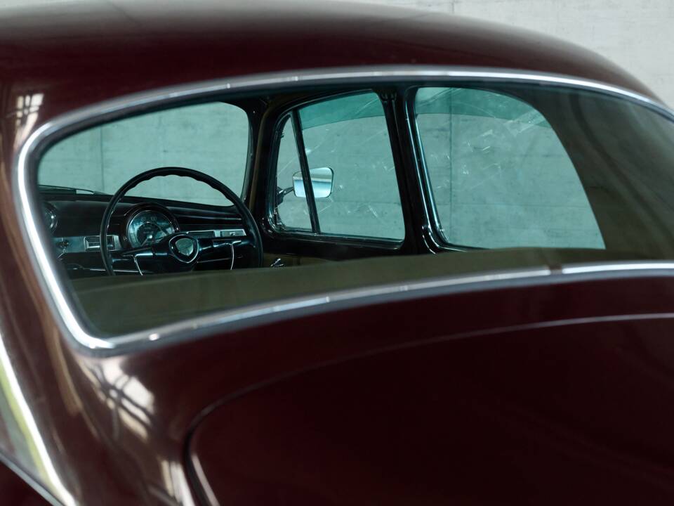 Image 14/50 of Lancia Aurelia B12 (1955)