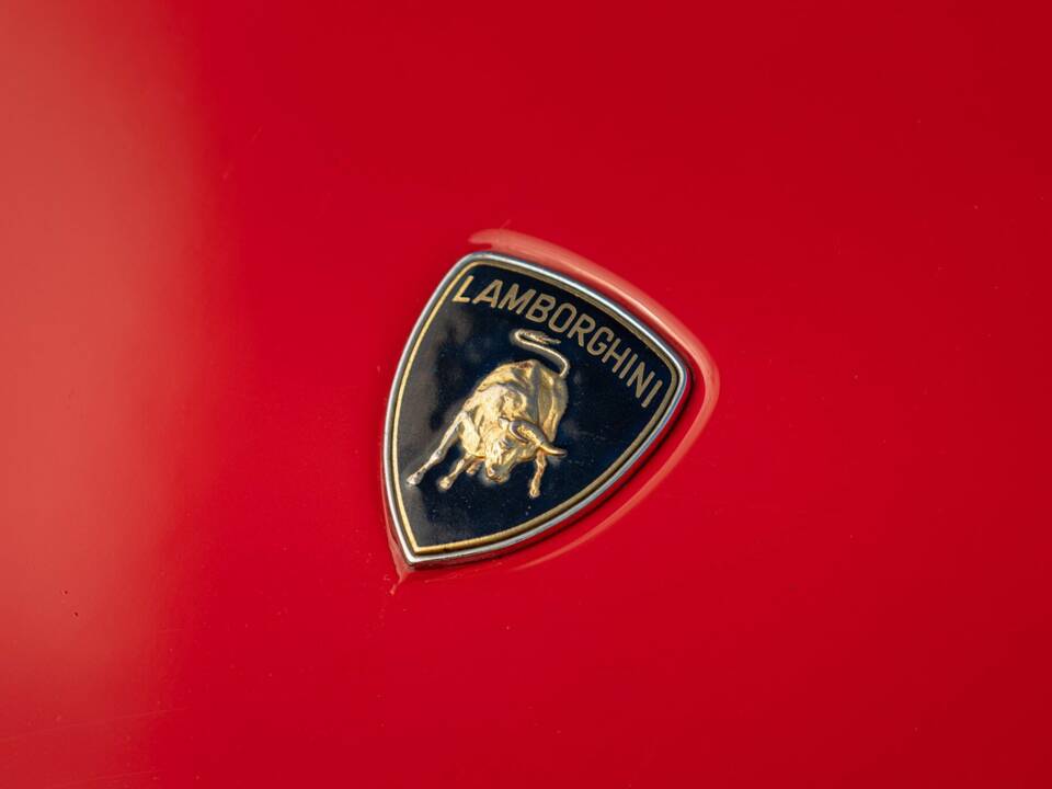 Image 28/50 of Lamborghini Diablo VT (1993)
