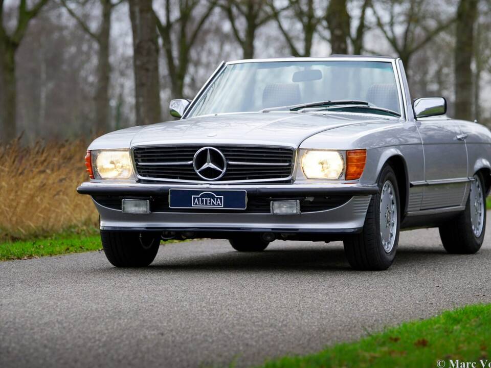 Bild 7/59 von Mercedes-Benz 280 SL (1985)