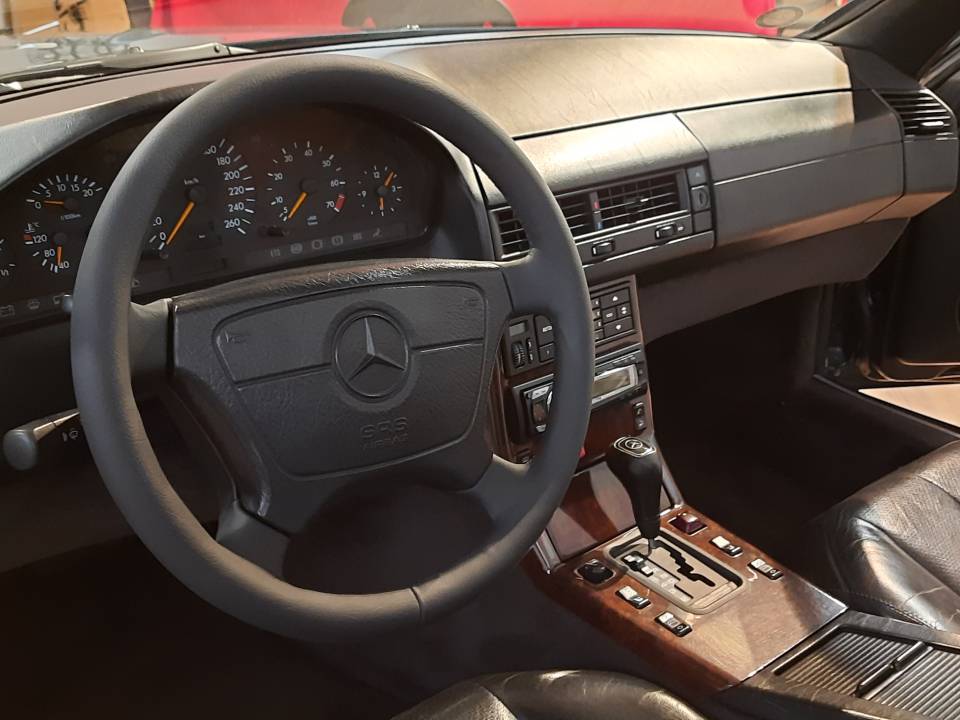 Immagine 40/49 di Mercedes-Benz SL 320 (1994)