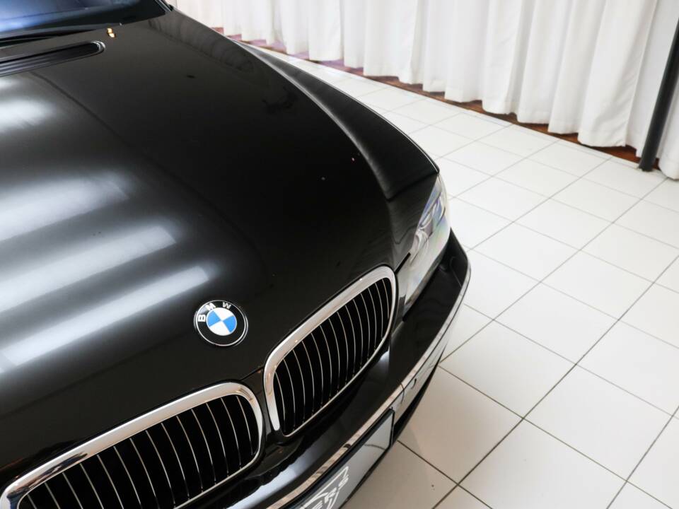Bild 11/18 von BMW 760i (2005)