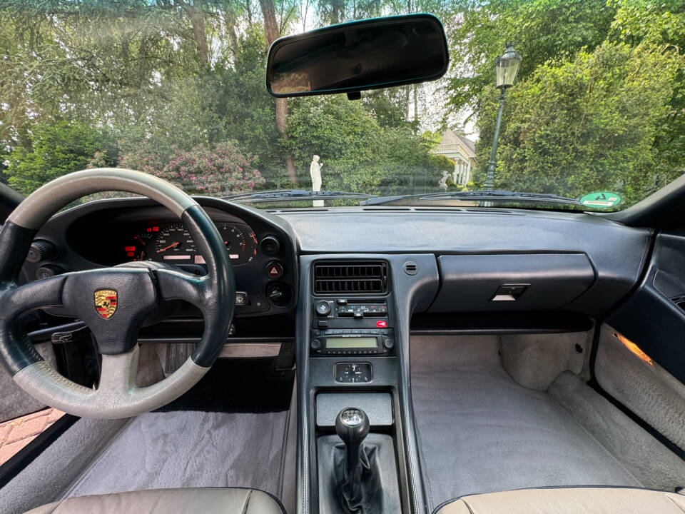 Imagen 34/77 de Porsche 928 GT (1990)