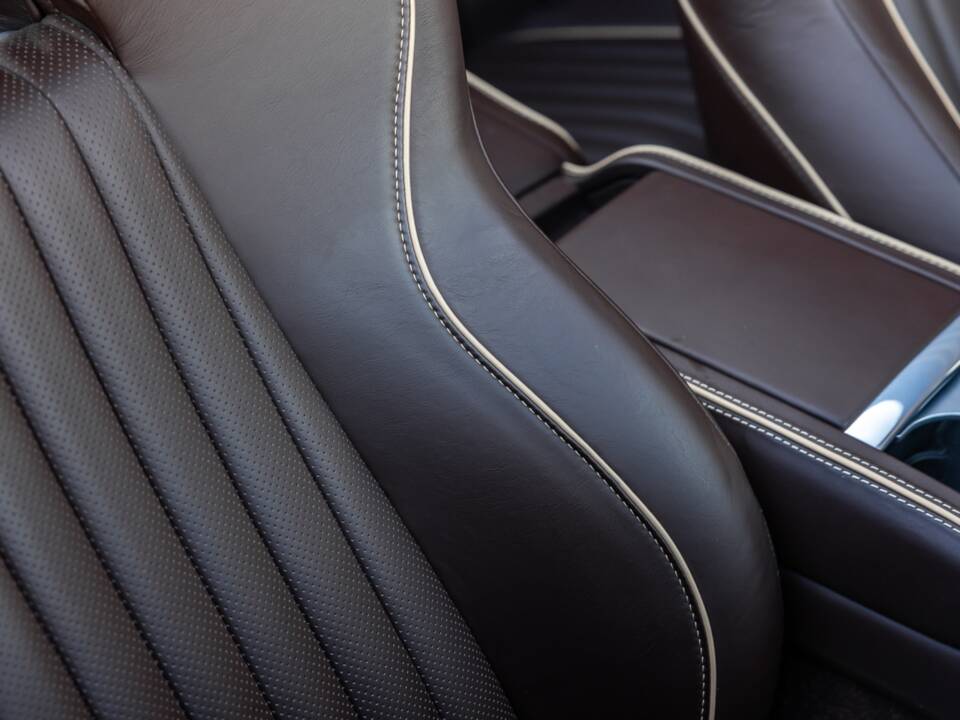 Bild 58/79 von Aston Martin DB 9 GT Volante (2017)