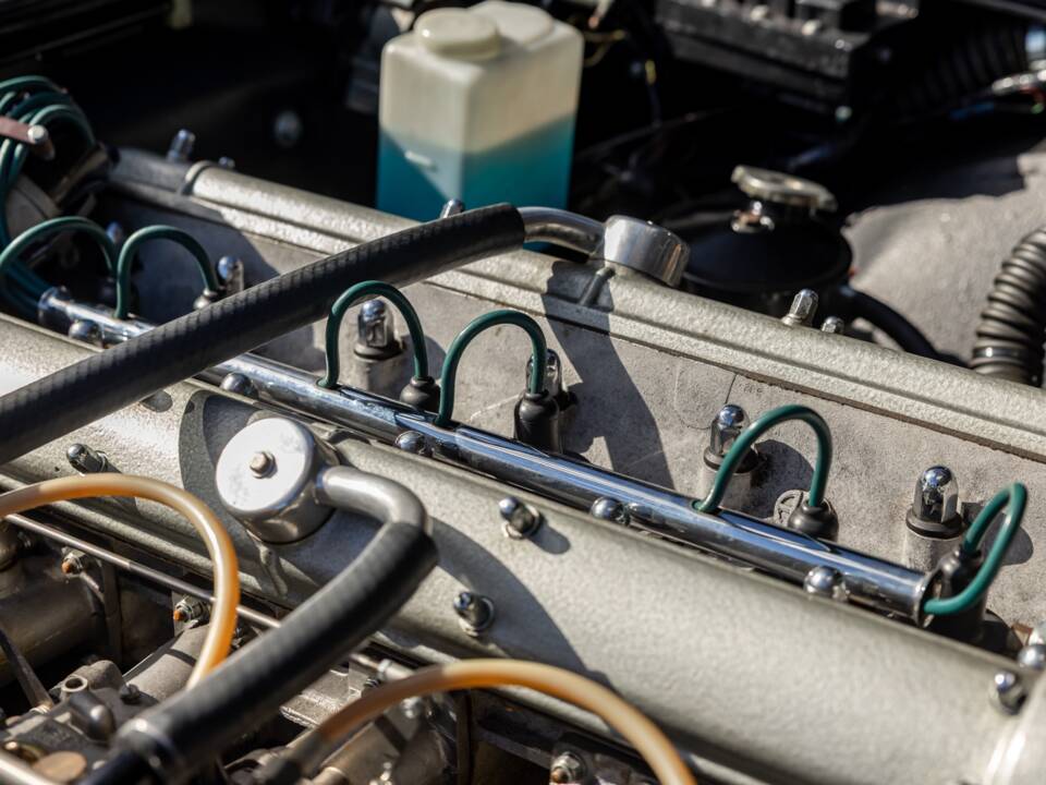 Bild 50/51 von Aston Martin DBS (1971)
