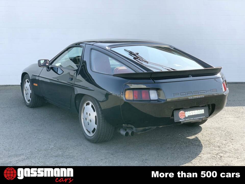 Image 7/15 of Porsche 928 S (1986)
