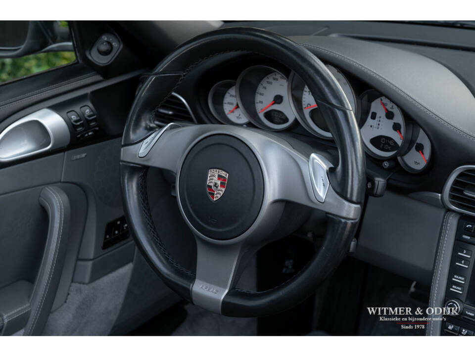 Image 18/27 of Porsche 911 Carrera S (2011)