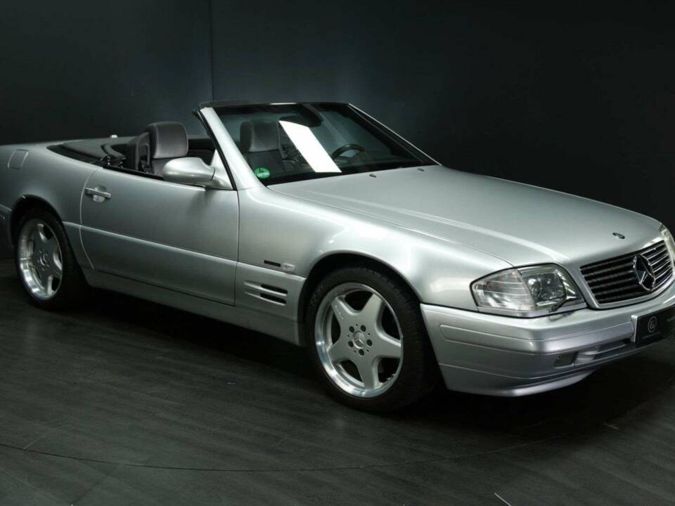 Image 7/49 of Mercedes-Benz SL 500 (2001)
