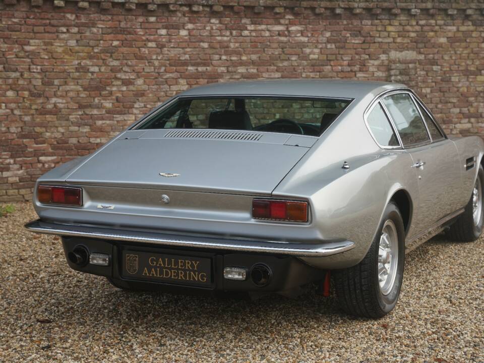 Bild 29/50 von Aston Martin V8 (1974)