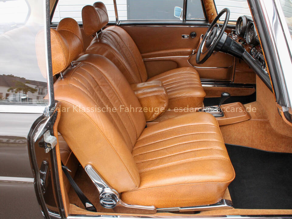 Image 35/35 of Mercedes-Benz 280 SE 3,5 (1970)