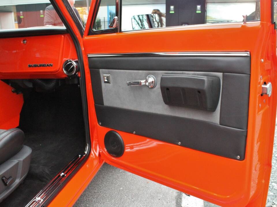 Immagine 16/30 di Chevrolet Suburban (1970)