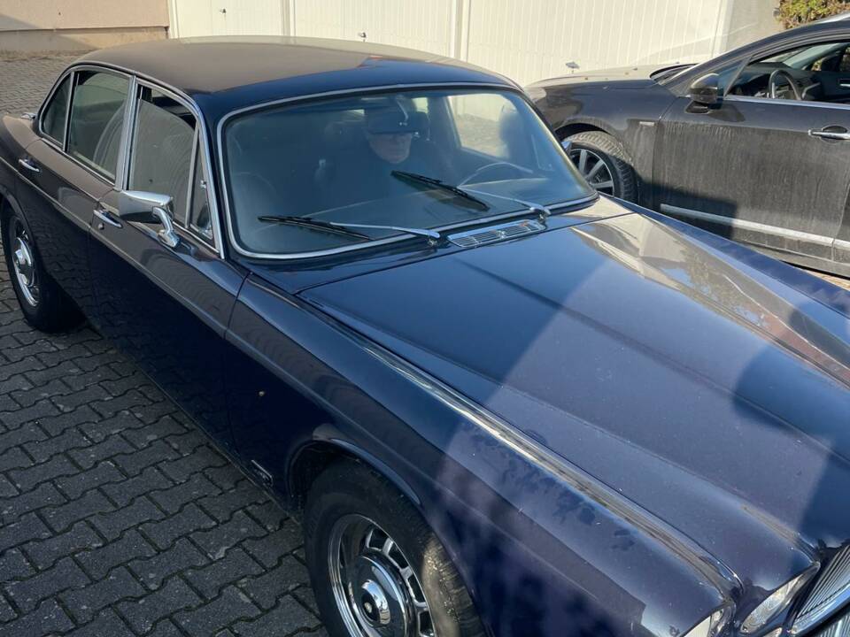 Afbeelding 6/9 van Jaguar XJ 12 (1972)