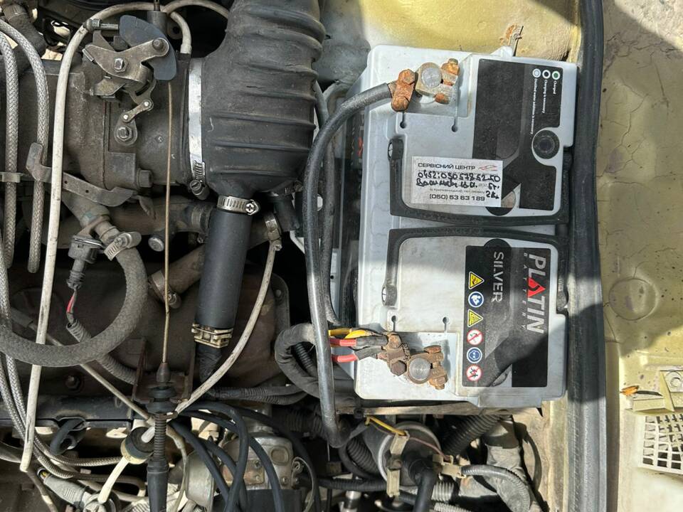 Image 17/72 of Audi Coupe GT (1985)