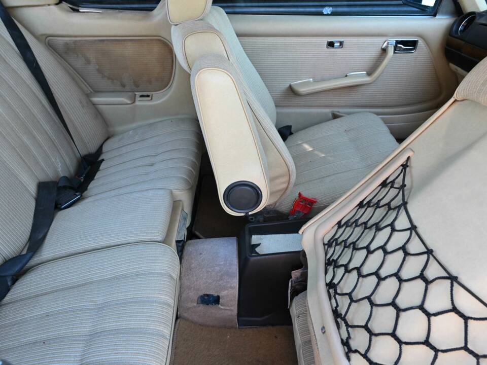 Bild 38/50 von Mercedes-Benz 280 CE (1983)