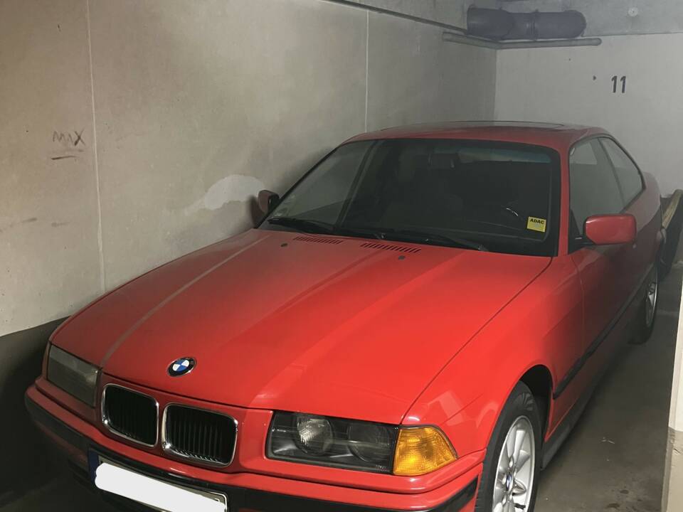 Image 34/36 of BMW 318is (1992)