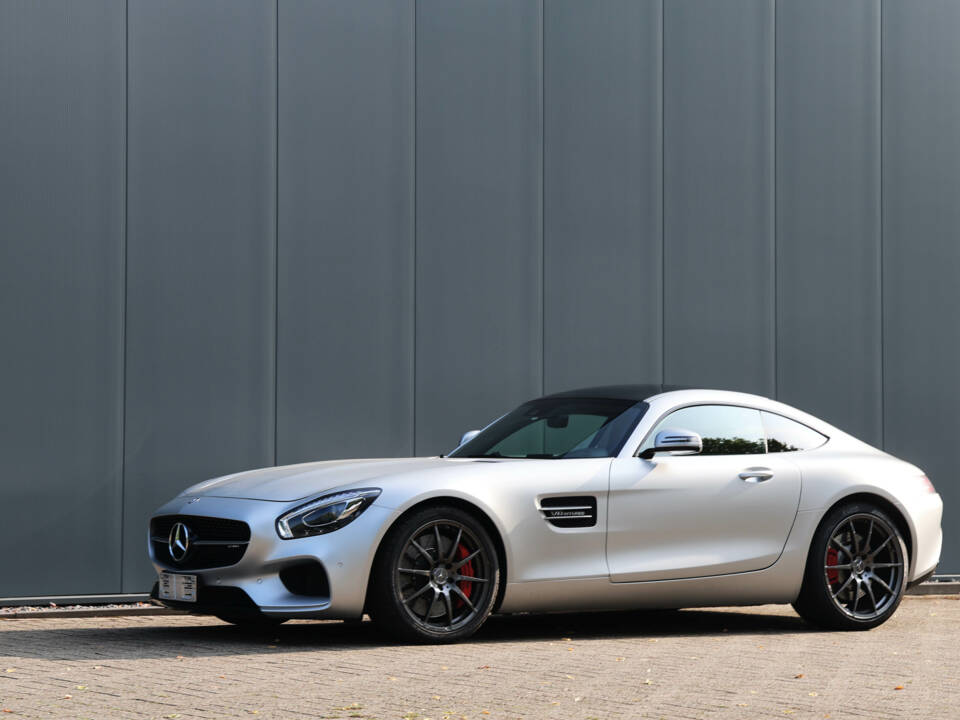 Image 29/56 of Mercedes-AMG GT-S (2017)