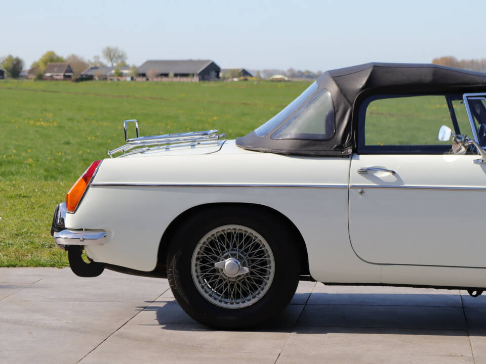 Bild 31/50 von MG MGB (1972)