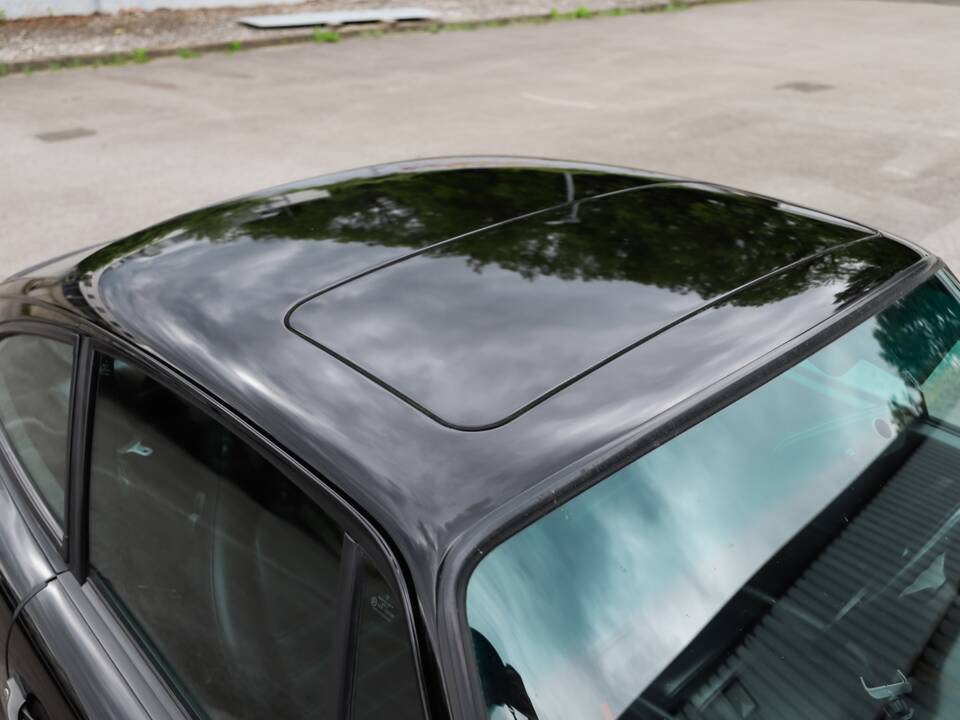 Image 13/108 de Porsche 911 Carrera 3.2 (1989)