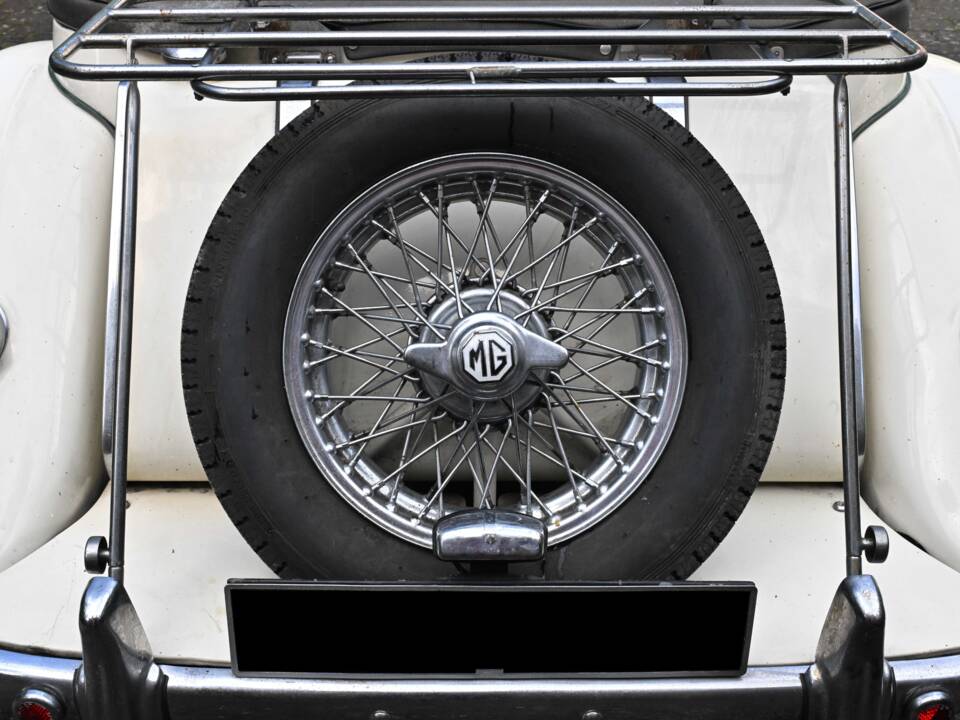 Image 40/50 of MG TF 1500 (1954)