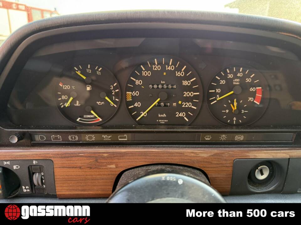 Image 11/15 of Mercedes-Benz 500 SE (1990)