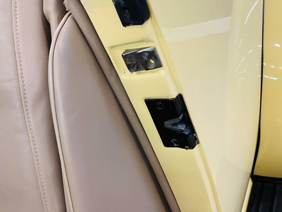 Image 26/75 of Packard One-Twenty (1936)