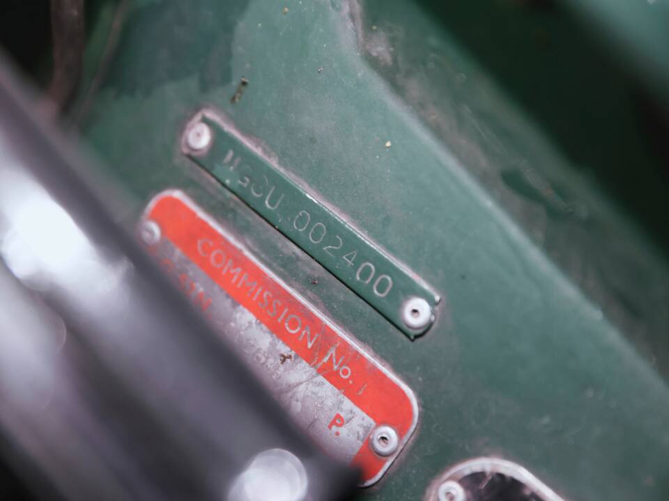Image 35/41 of MG MGC (1969)