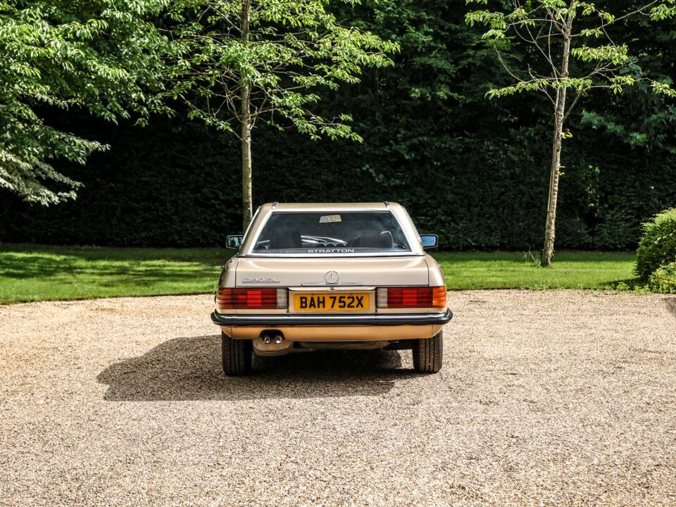 Afbeelding 11/40 van Mercedes-Benz 280 SL (1981)