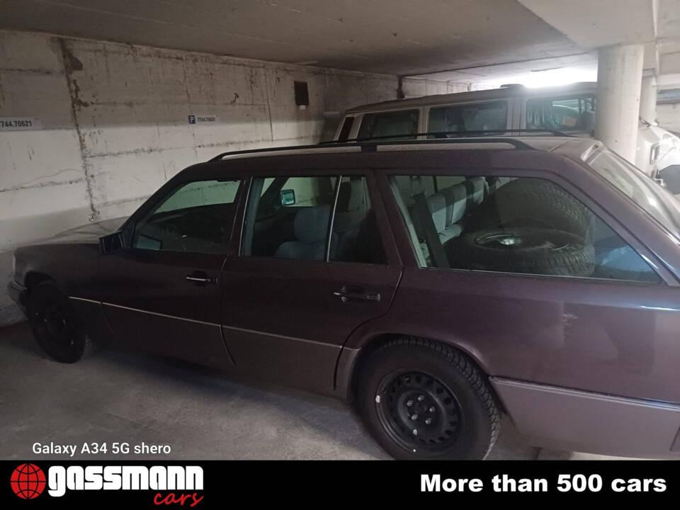 Imagen 6/14 de Mercedes-Benz E 220 T (1994)