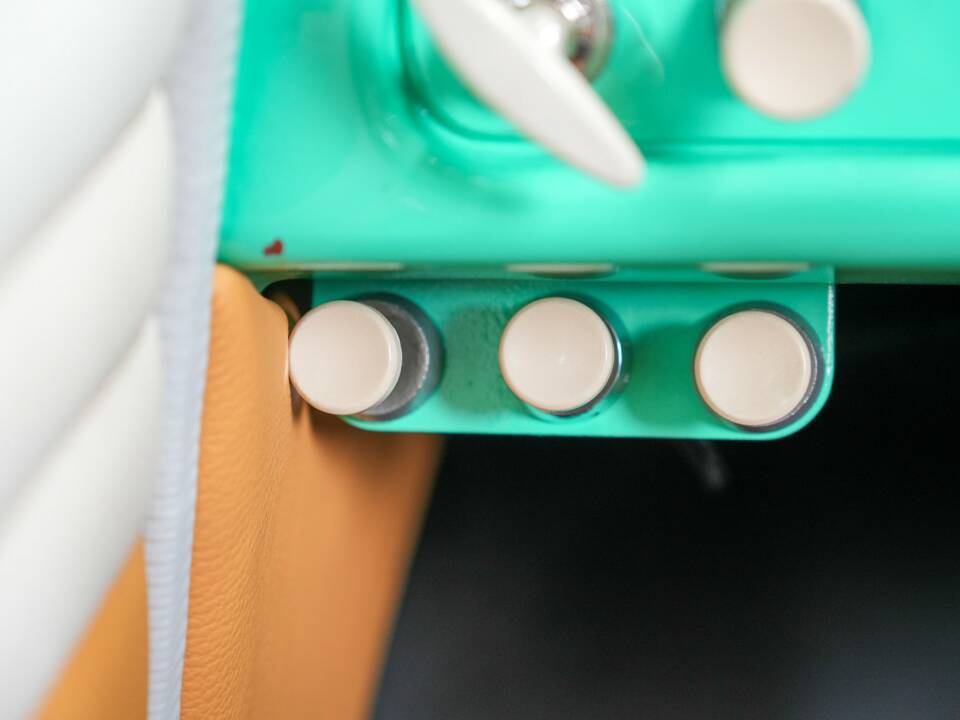 Image 33/42 de Amphicar 770 (1964)