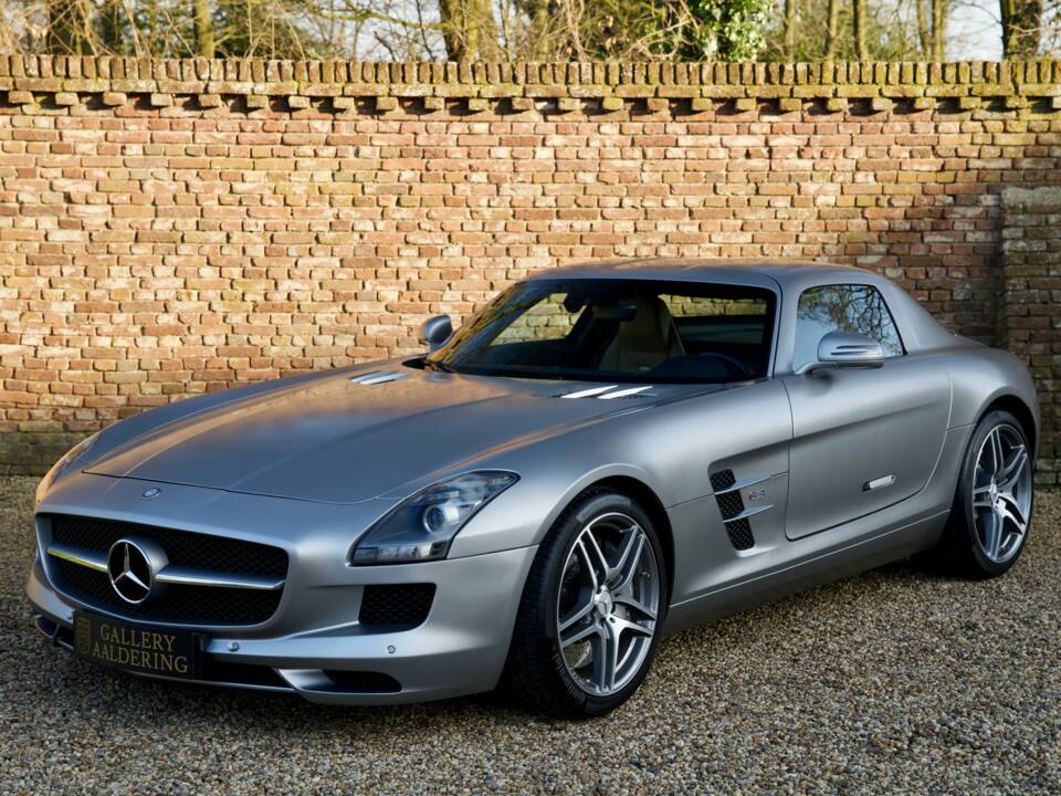 Image 45/50 de Mercedes-Benz SLS AMG (2011)
