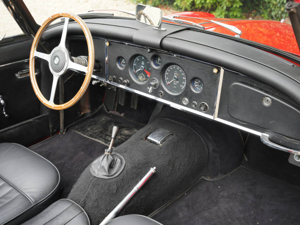 Image 17/50 of Jaguar XK 150 DHC (1960)