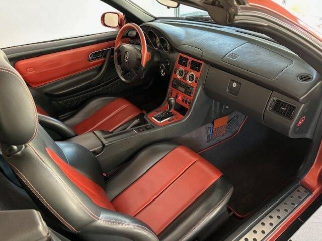 Imagen 11/15 de Mercedes-Benz SLK 230 Kompressor (1999)