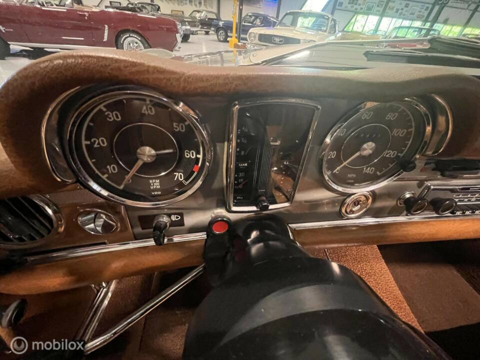 Immagine 27/33 di Mercedes-Benz 280 SL (1968)