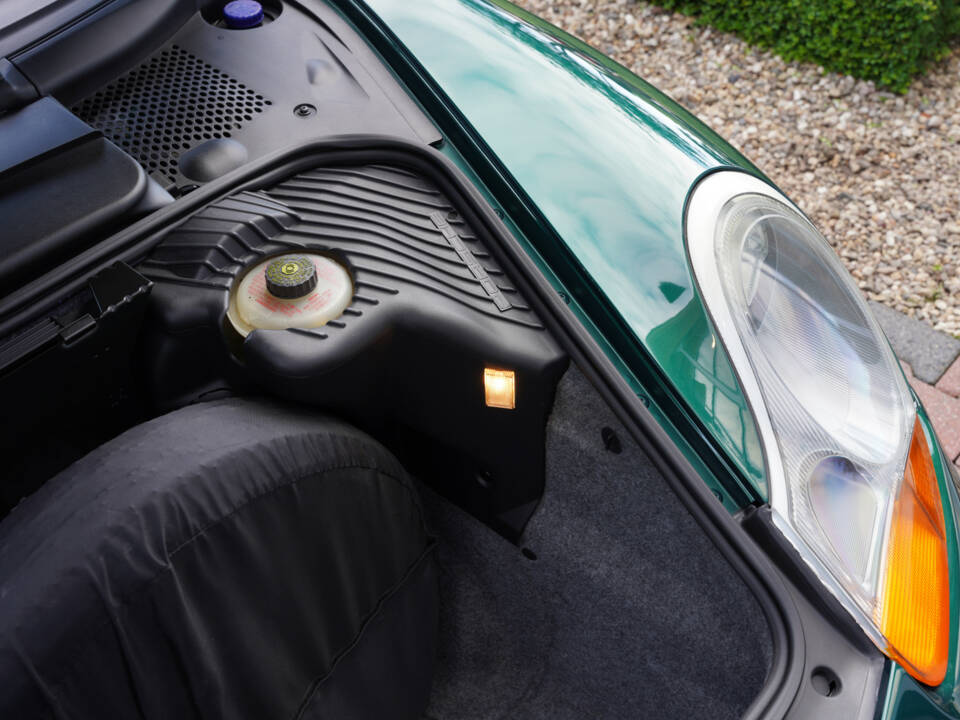 Immagine 21/50 di Porsche Boxster S (2000)