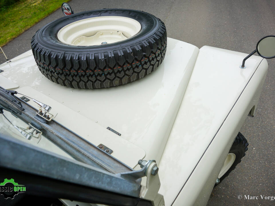 Image 40/55 of Land Rover 88 (1958)