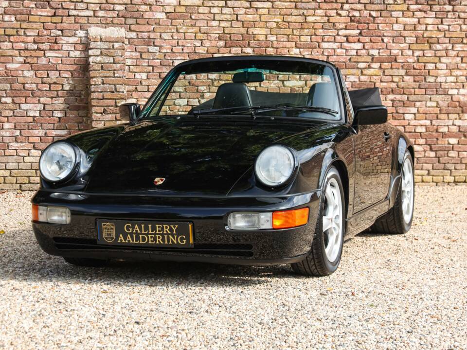 Image 21/50 de Porsche 911 Carrera 2 (1991)