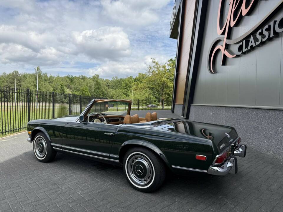 Image 10/50 de Mercedes-Benz 280 SL (1969)