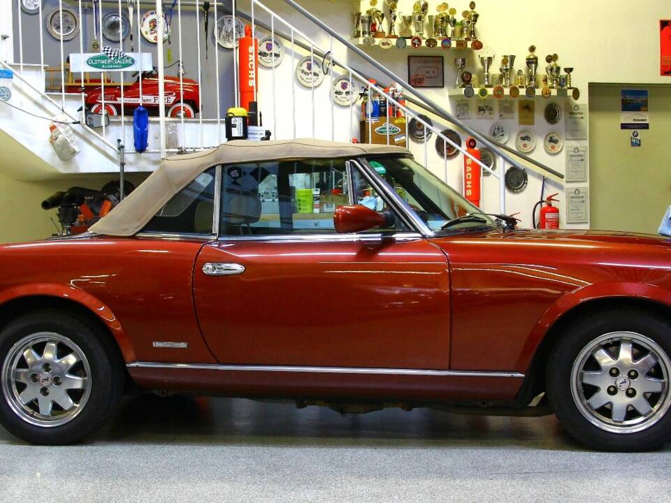 Immagine 7/27 di FIAT Dino Spider (1987)
