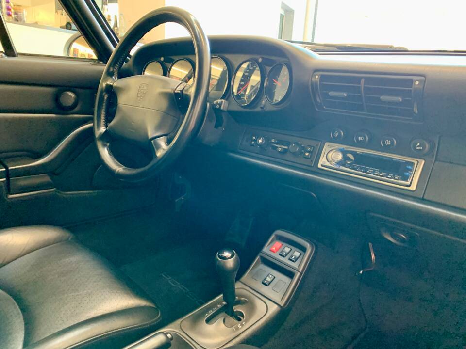 Bild 36/42 von Porsche 911 Carrera (1994)